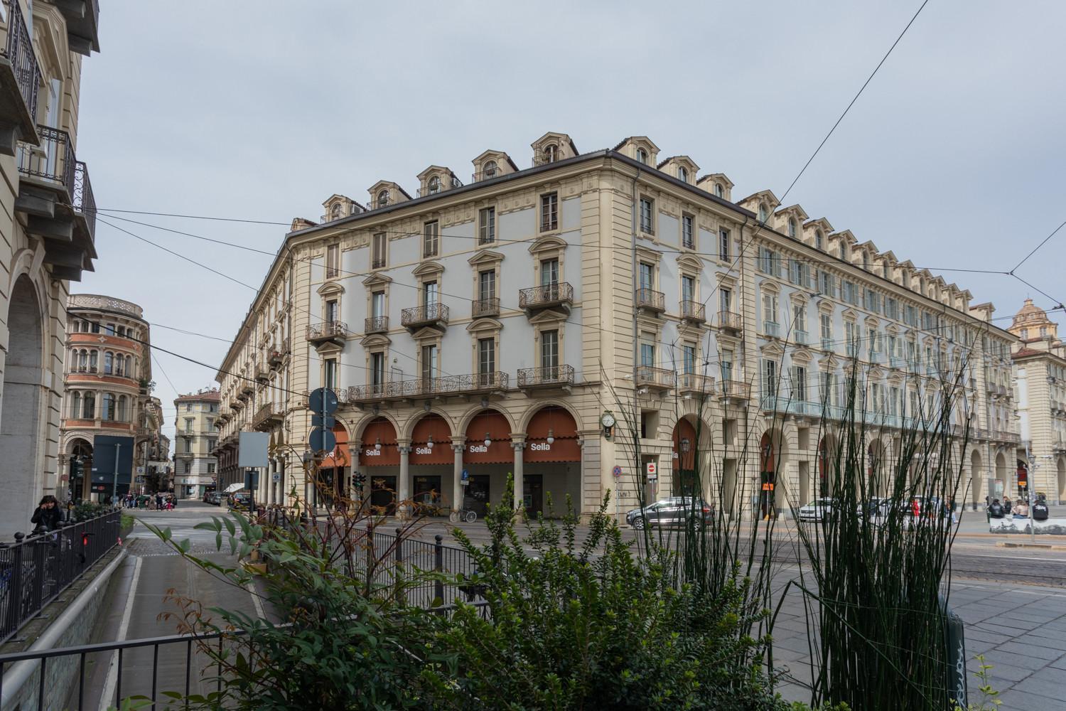 L'angolo Di Piazza Castello By Wonderful Italy